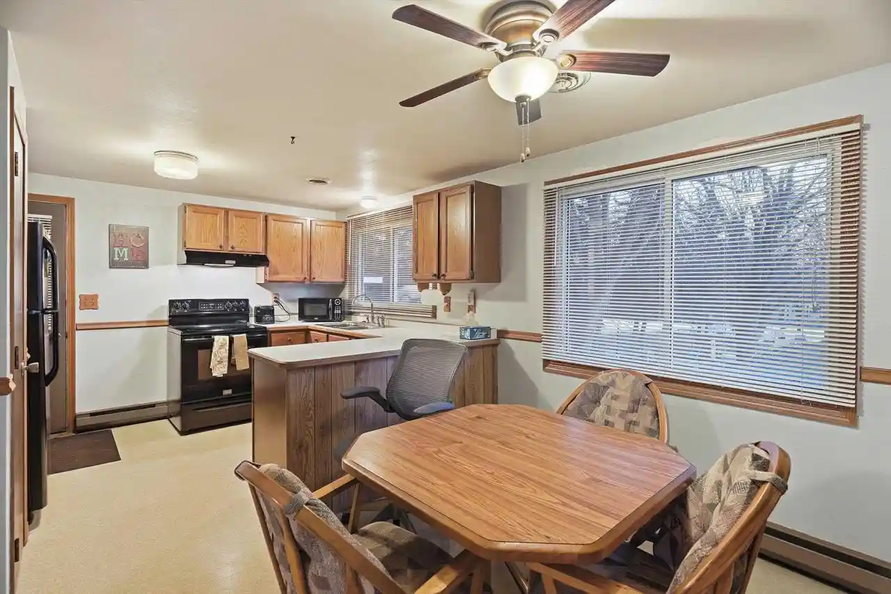 image of 806-808 E Vilas St St, Marshfield, WI 54449