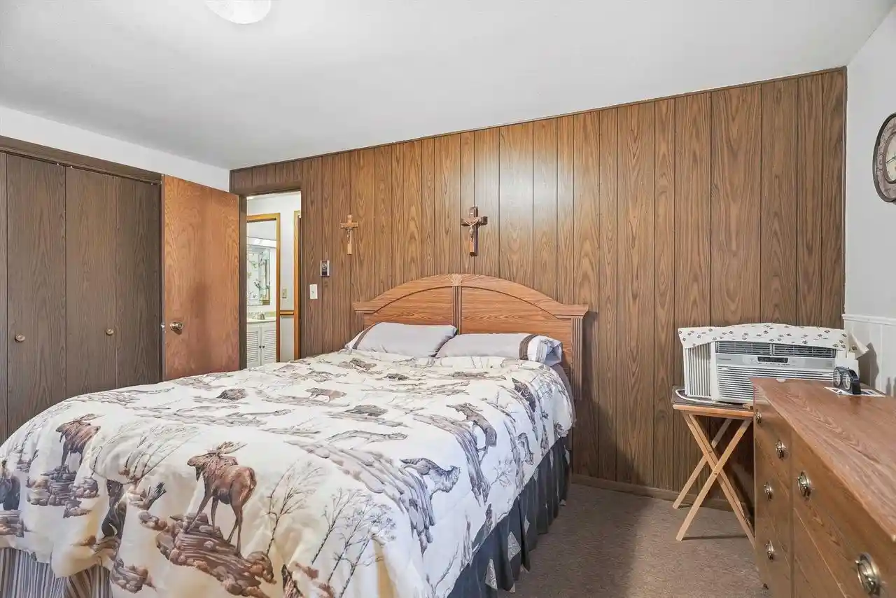 Homes for sale in Marshfield, WI | 806 808 E Vilas Street Street, Marshfield, WI 54449 | Houzeo