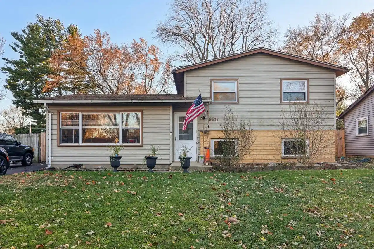 1st image of 18637 W Karen Lane Lane, Gurnee, IL 60031 | MLS# 1952715