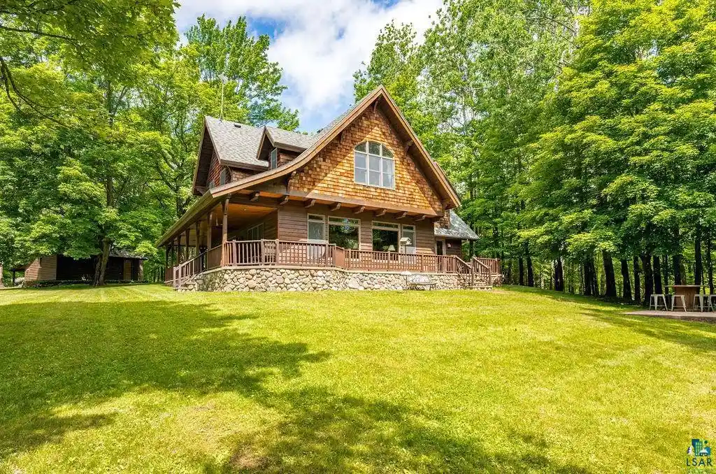 1st image of 4822 E Tri Lakes Rd Rd, Superior, WI 54880 | MLS# 6123910