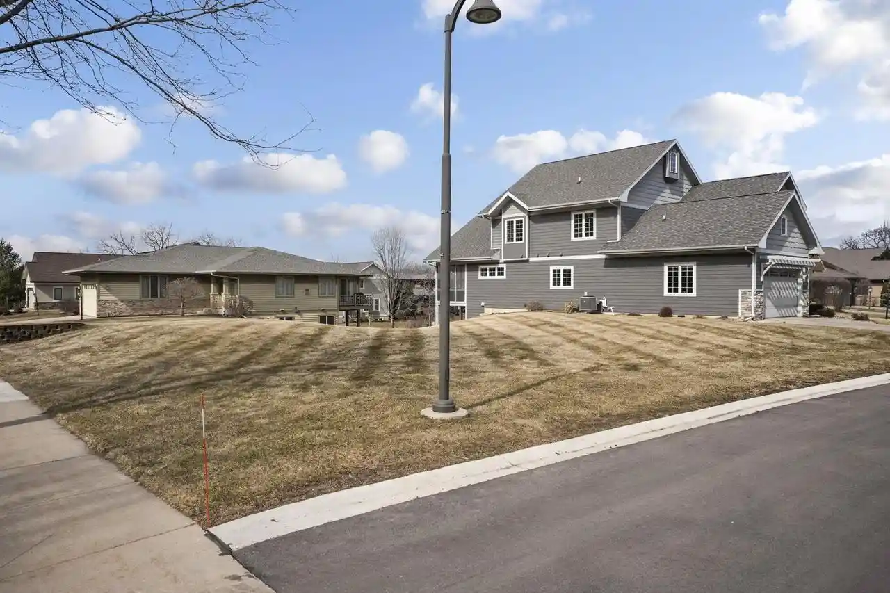 10th image of 11 Arboredge Way Way, Fitchburg, WI 53711 | MLS# 2017931