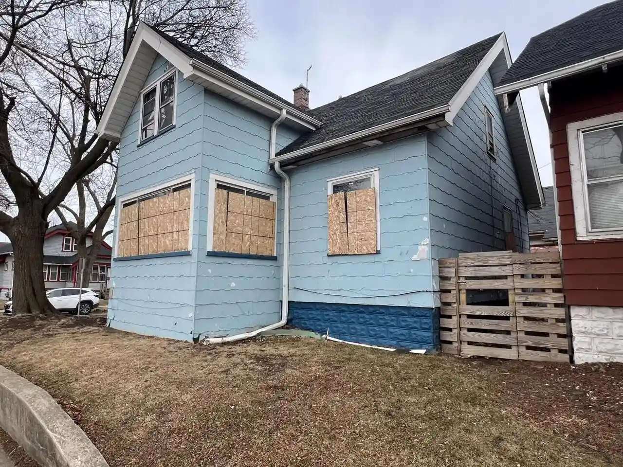 Homes for sale in Milwaukee, WI | 1987 W Melvina Street Street, Milwaukee, WI 53206 | MLS# 1952961