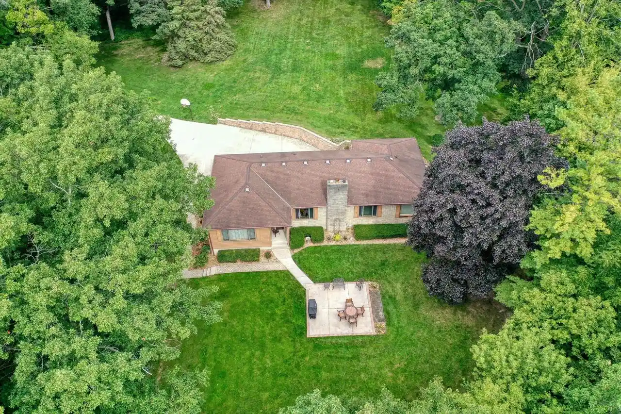 Homes for sale in Oconomowoc, WI | 4640 Lake Club Circle Circle, Oconomowoc, WI 53066 | MLS# 1953272