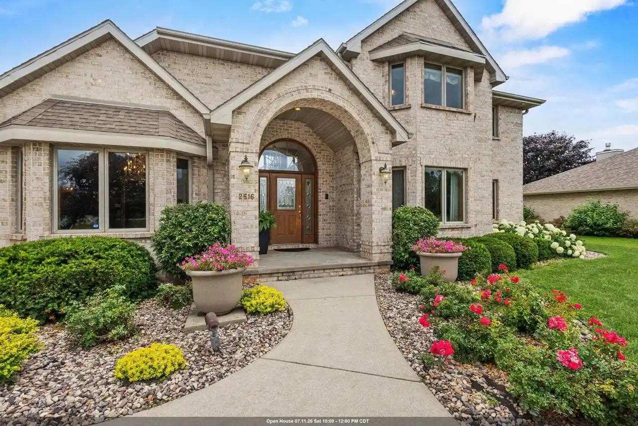 Homes for sale in Green Bay, WI | 2516 Van Rite Court Court, Green Bay, WI 54301 | MLS# 50322115