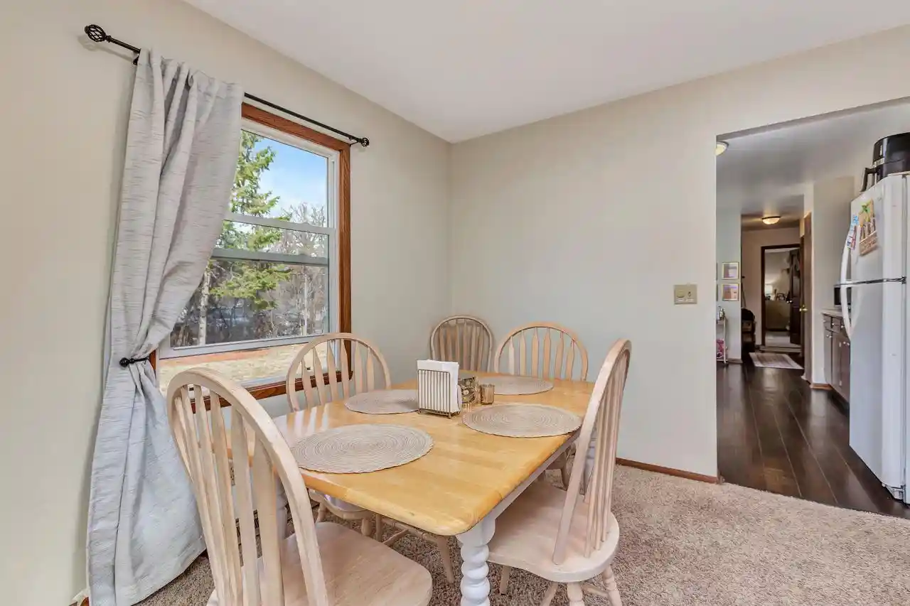 2nd image of 932 Vine Street Street, Oshkosh, WI 54901 | MLS# 50322193