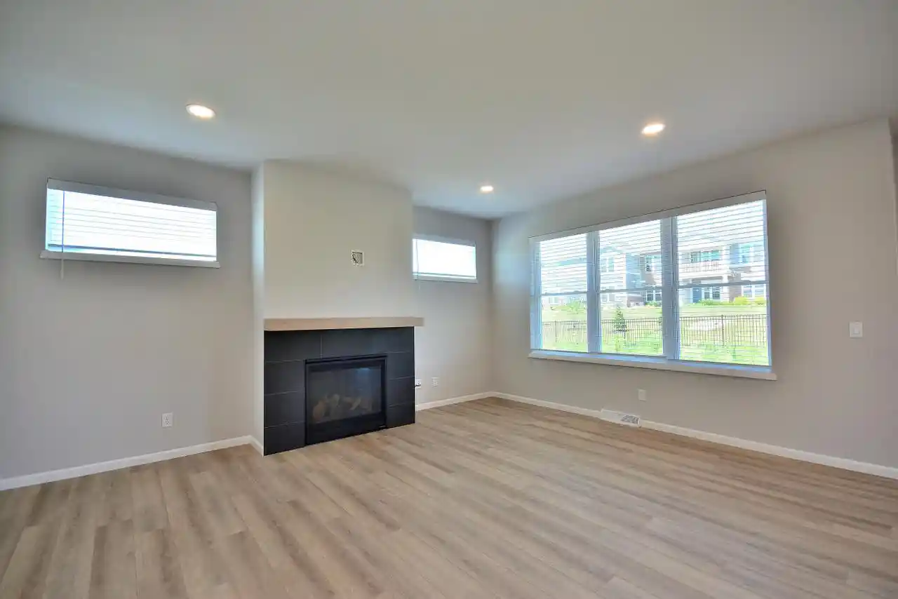 5th image of 704 Winterberry Dr Dr, Waukesha, WI 53188 | MLS# 1953773