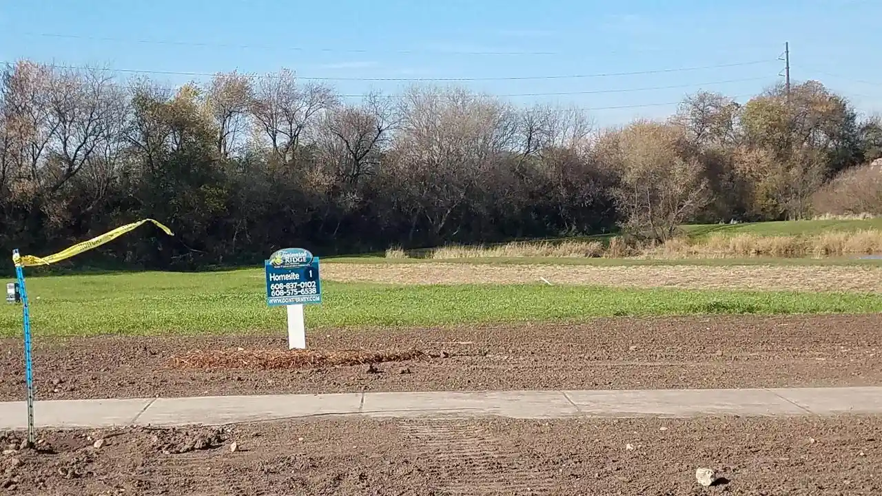 5th image of 827 Capitol Dr Dr, Dane, WI 53529 | MLS# 2018481