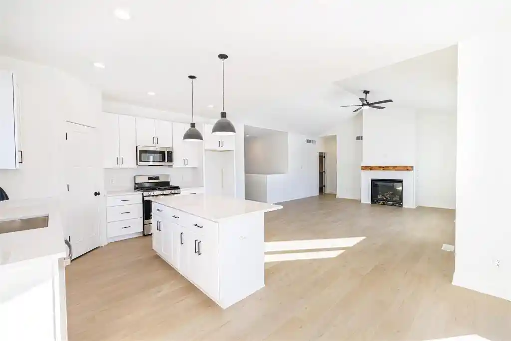 14th image of 3810 N Woodbury Lane Lane, Janesville, WI 53545 | MLS# 2018755