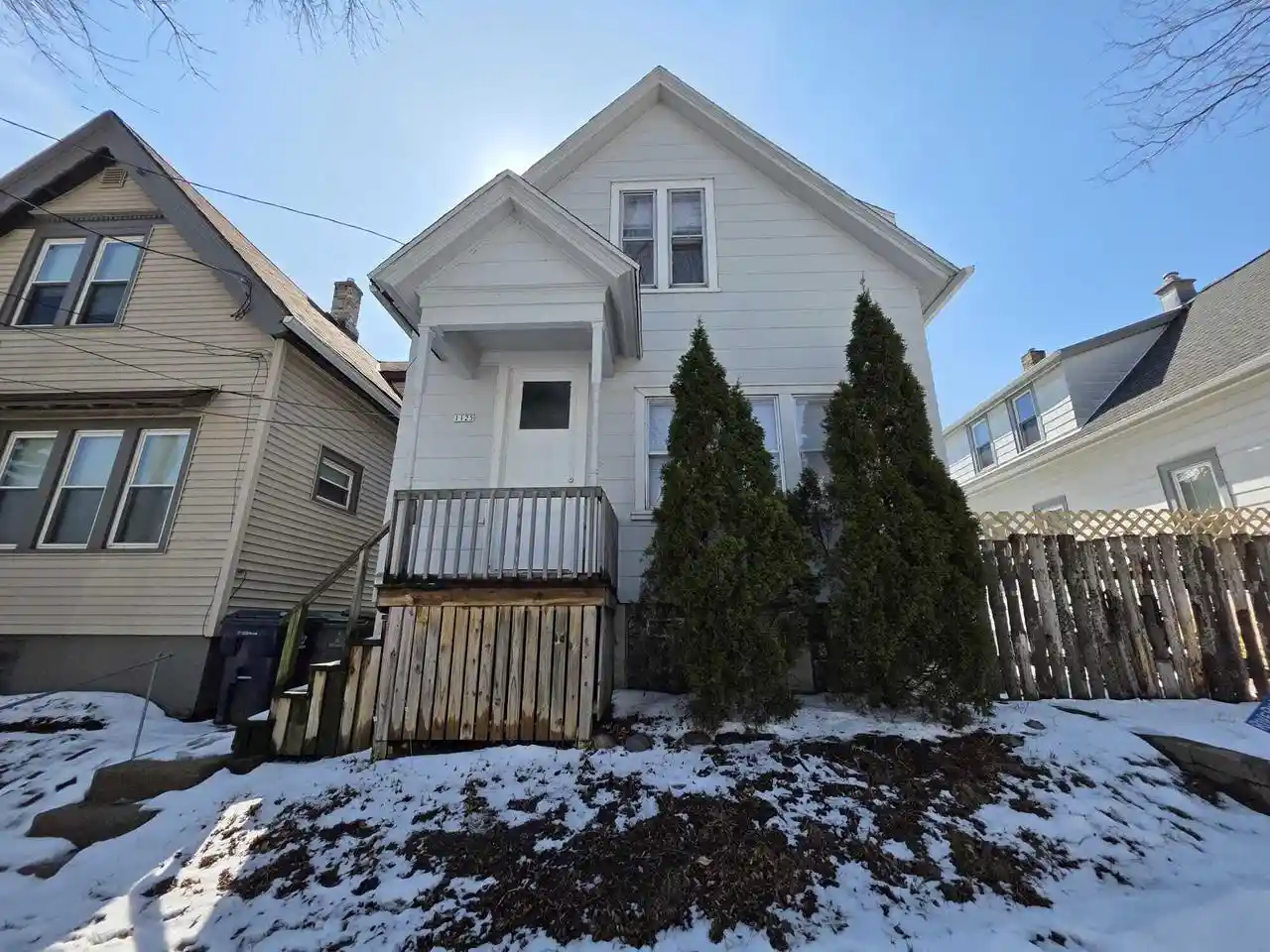 Homes for sale in Milwaukee, WI | 1125 E Clarke Street Street, Milwaukee, WI 53212 | MLS# 1954499