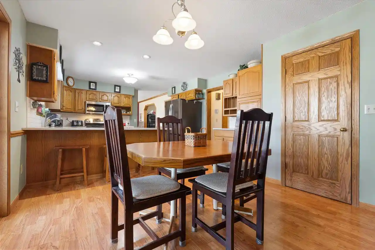Homes for sale in Onalaska, WI | 701 Parkridge Pl Pl, Onalaska, WI 54650 | MLS# 1954557