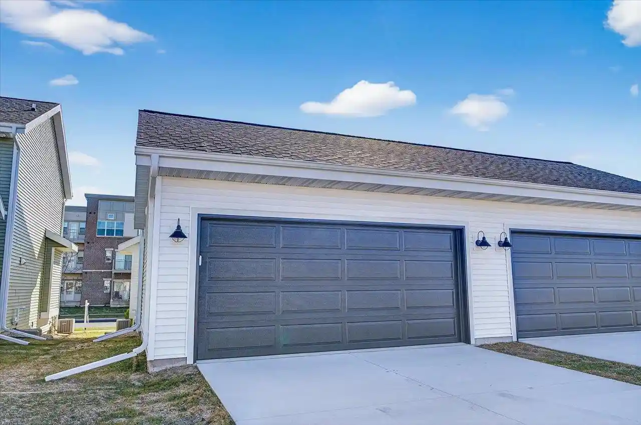 2nd image of 2809 Crinkle Root Dr Dr, Fitchburg, WI 53711 | MLS# 2018902