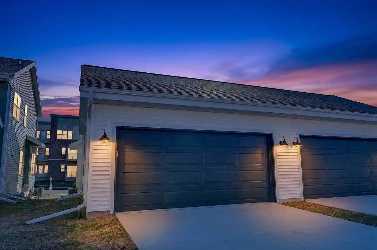 3rd image of 2809 Crinkle Root Dr Dr, Fitchburg, WI 53711 | MLS# 2018902