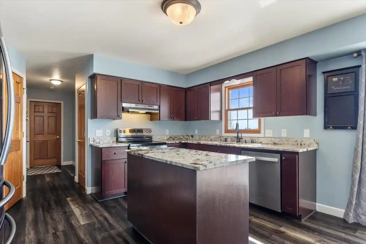 Homes for sale in Muskego, WI | S96w12833 Walter Hagen Dr Dr, Muskego, WI 53150 | MLS# 1954589