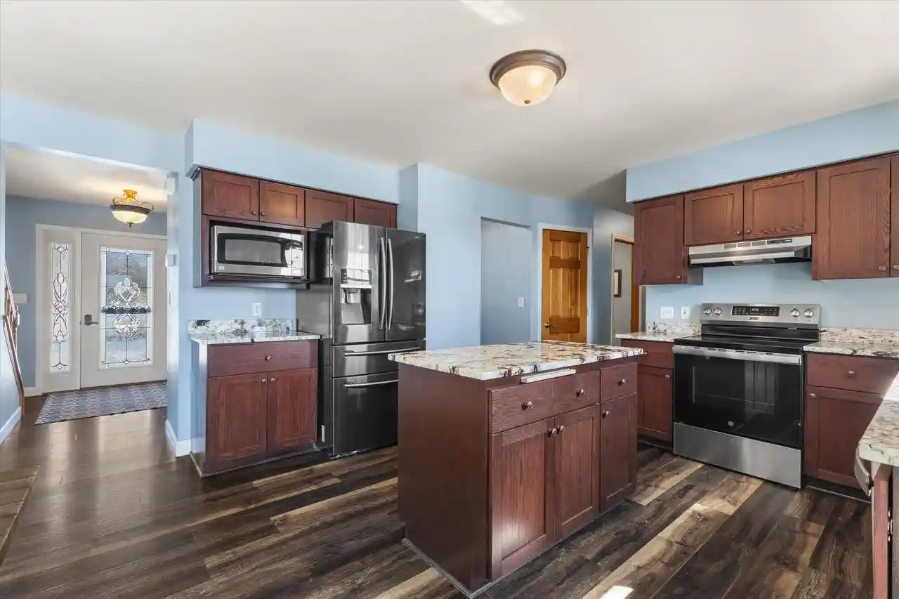 Homes for sale in Muskego, WI | S96W12833 Walter Hagen Dr Dr, Muskego, WI 53150 | MLS# 1954589
