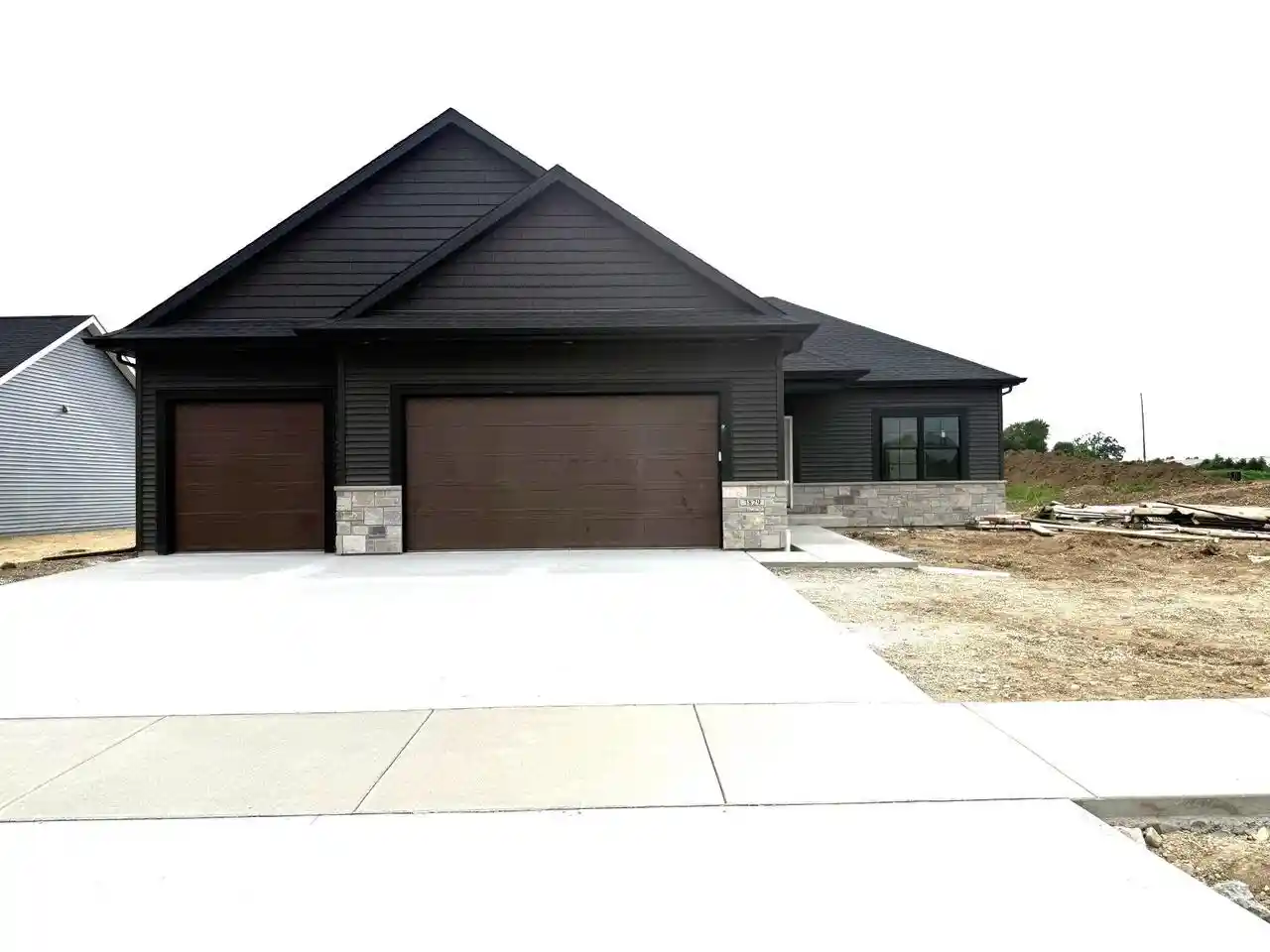 Homes for sale in Janesville, WI | 3829 N Woodbury Lane Lane, Janesville, WI 53545 | MLS# 2018952