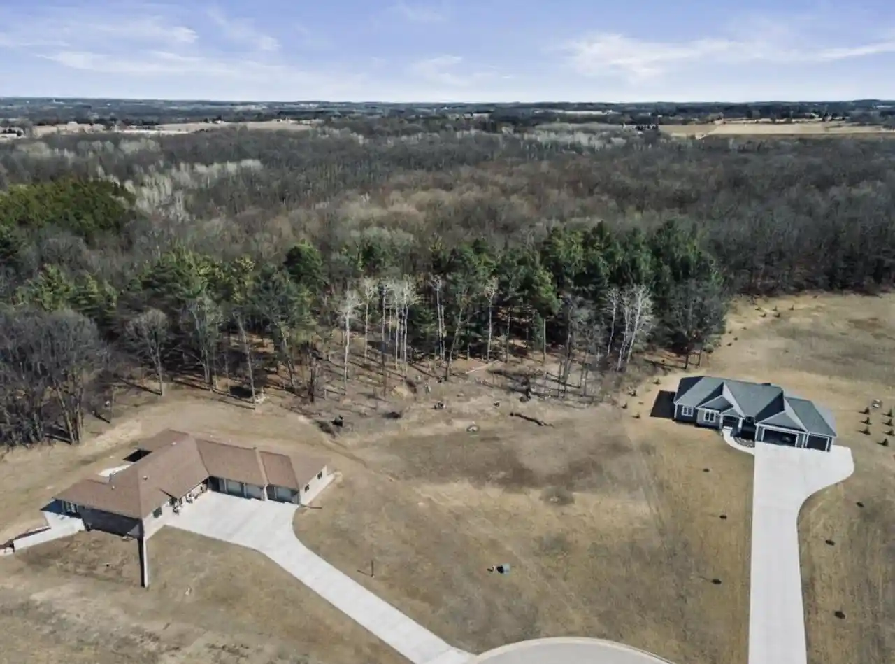 5th image of 5788 Thull Court Court, West Bend, WI 53095 | MLS# 1954812