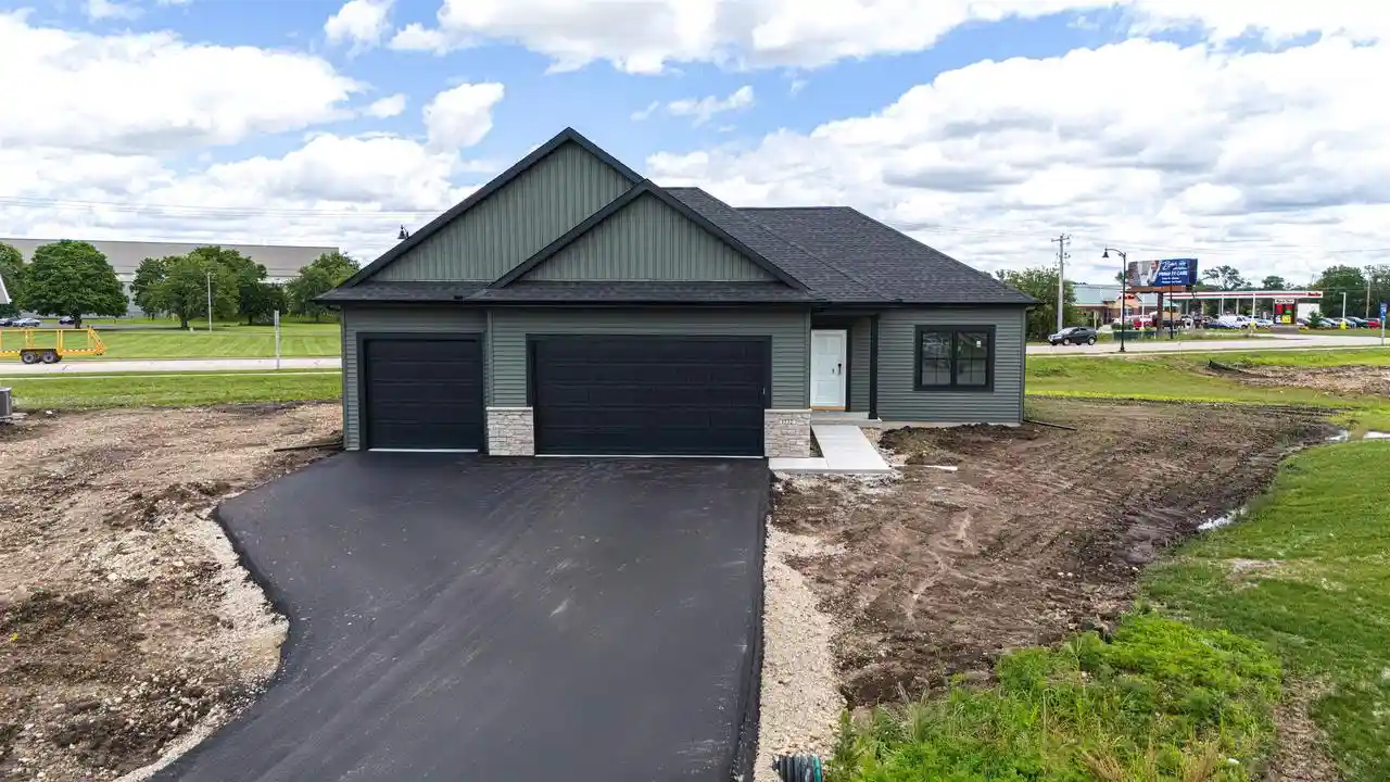 Homes for sale in Beloit, WI | 1732 E Kyle Circle Circle, Beloit, WI 53511 | MLS# 2019048