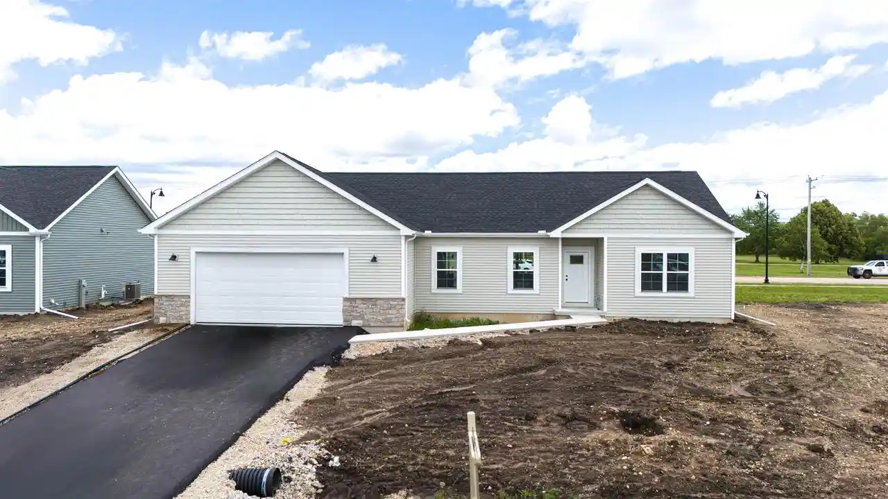 Homes for sale in Beloit, WI | 1738 E Kyle Circle Circle, Beloit, WI 53511 | MLS# 2019057