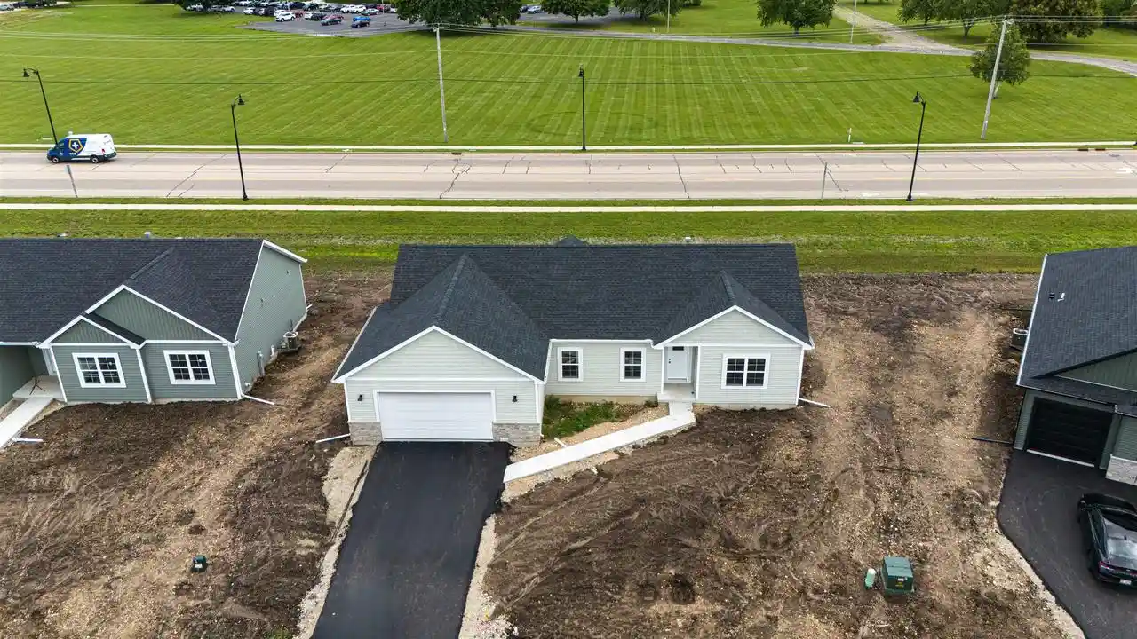 Homes for sale in Beloit, WI | 1738 E Kyle Circle Circle, Beloit, WI 53511 | MLS# 2019057