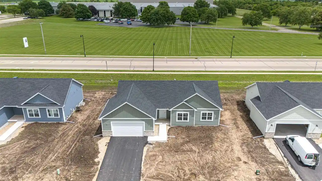 Homes for sale in Beloit, WI | 1744 E Kyle Circle Circle, Beloit, WI 53511 | MLS# 2019064