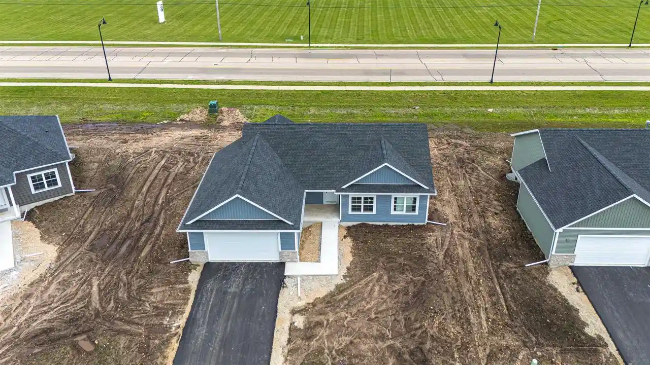 Homes for sale in Beloit, WI | 1750 E Kyle Circle Circle, Beloit, WI 53511 | MLS# 2019076