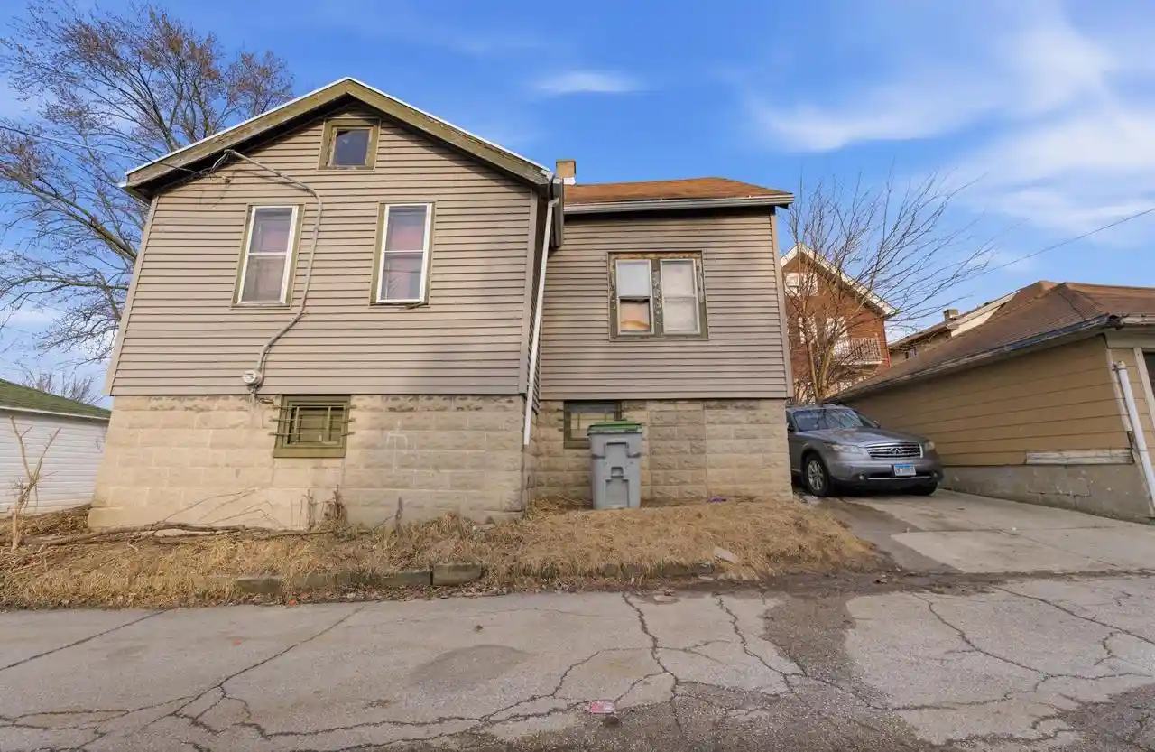 Homes for sale in Milwaukee, WI | 4187 N 20th Street Street, Milwaukee, WI 53209 | MLS# 1954897
