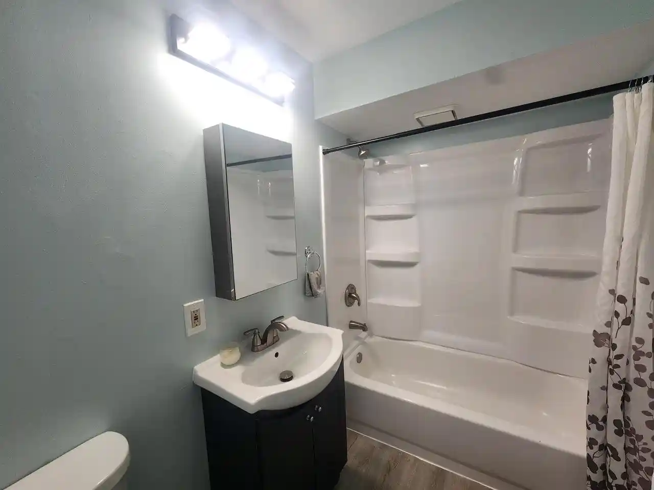 4th image of 2011 Geneva Street Street, Racine, WI 53402 | MLS# 1954900