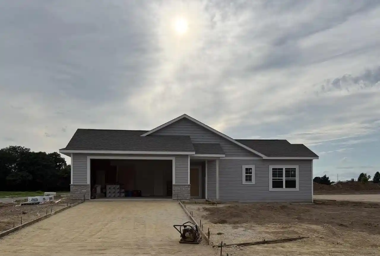 1st image of 3800 Burr Oak Dr Dr, Janesville, WI 53545 | MLS# 2019145