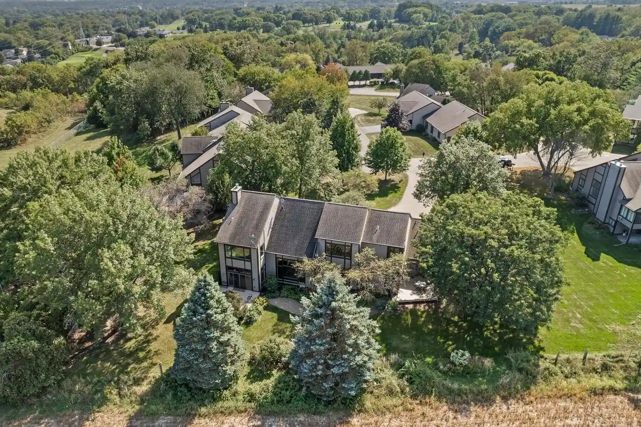 2nd image of 414 Clearview Court Court, Janesville, WI 53548 | MLS# 2019175