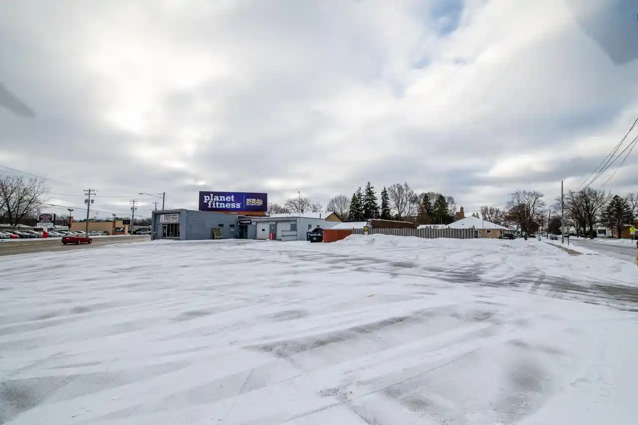 2nd image of 1662 Main Street Street, Green Bay, WI 54302 | MLS# 50322684