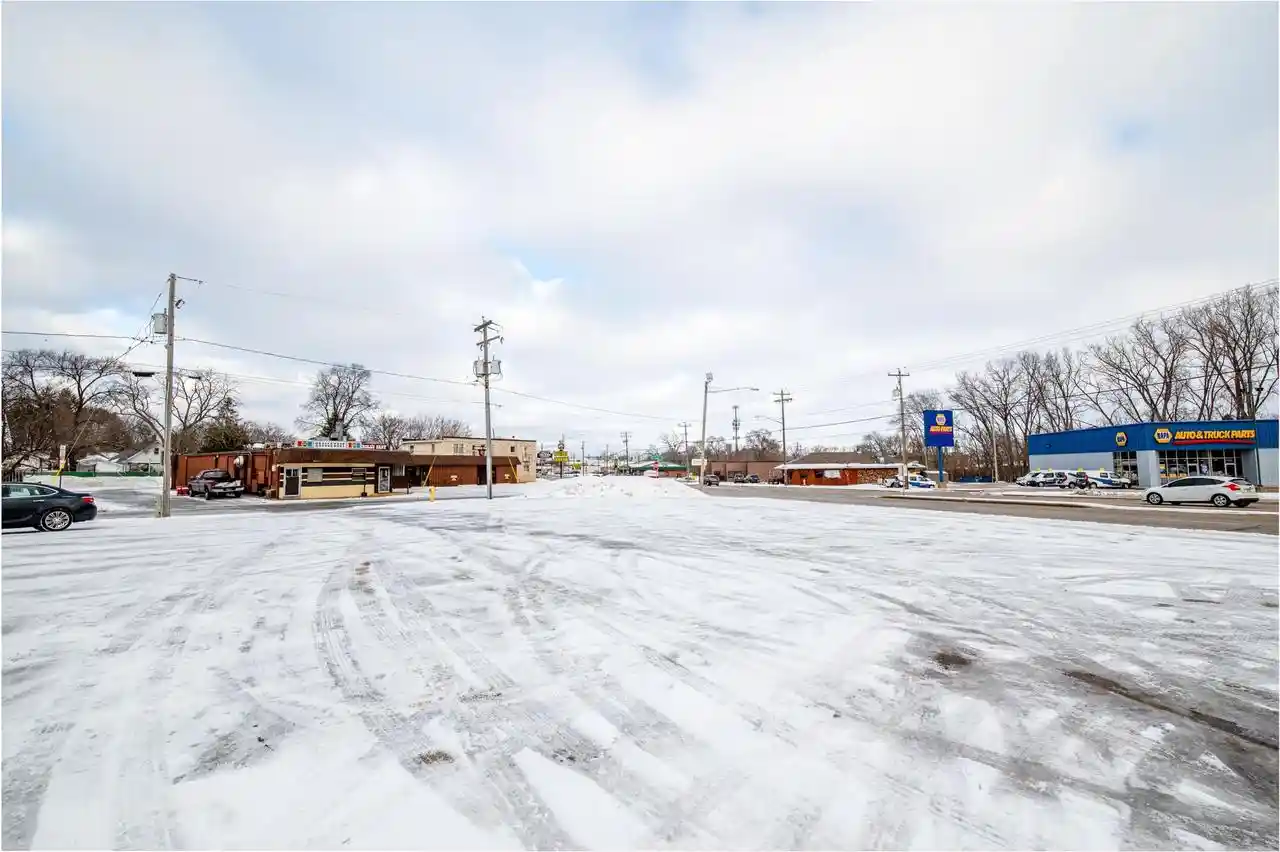 3rd image of 1662 Main Street Street, Green Bay, WI 54302 | MLS# 50322684
