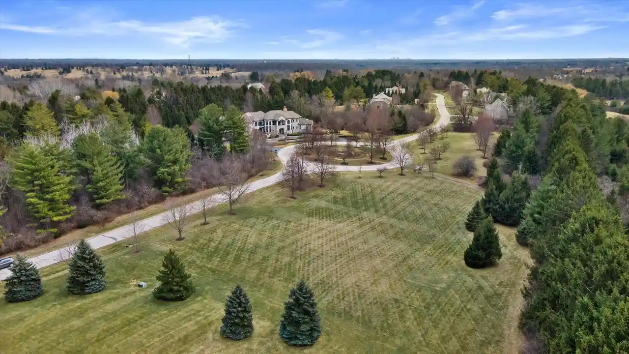 Homes for sale in Mequon, WI | 13965 N Pine Bluff Road Road, Mequon, WI 53097 | MLS# 1955202