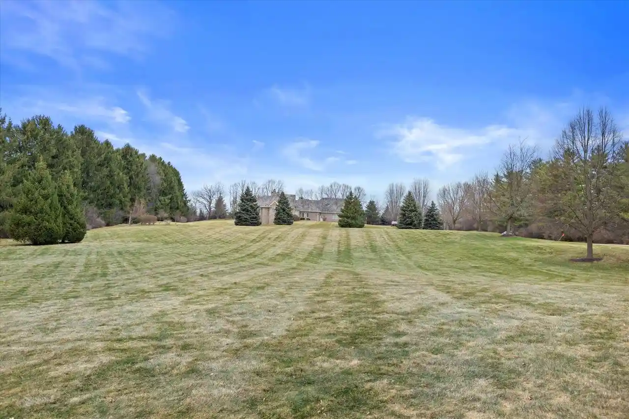 Homes for sale in Mequon, WI | 13965 N Pine Bluff Road Road, Mequon, WI 53097 | MLS# 1955202