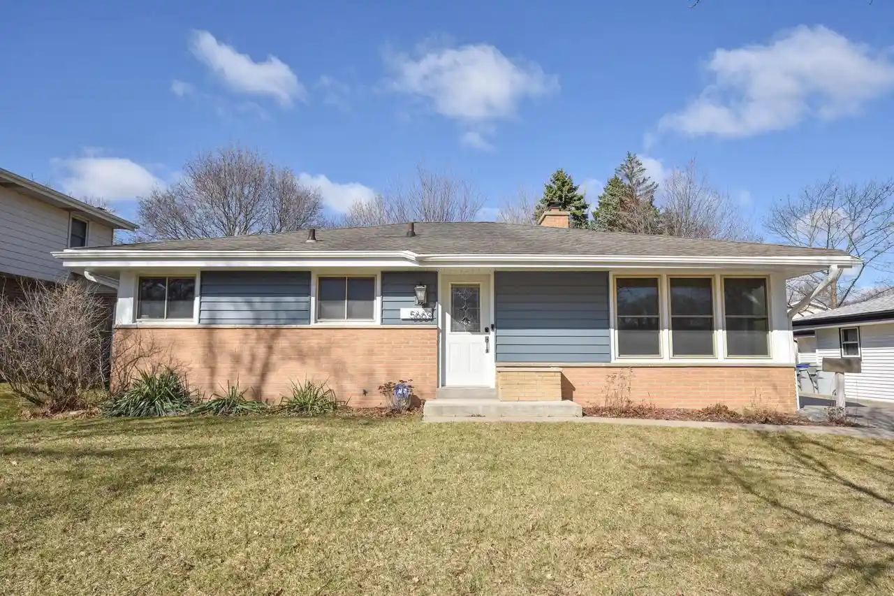 Homes for sale in Milwaukee, WI | 5669 S 24th Street Street, Milwaukee, WI 53221 | MLS# 1955238