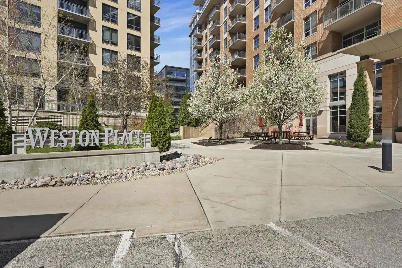 5th image of 625 N Segoe Road Road #1004, Madison, WI 53705 | MLS# 2019297