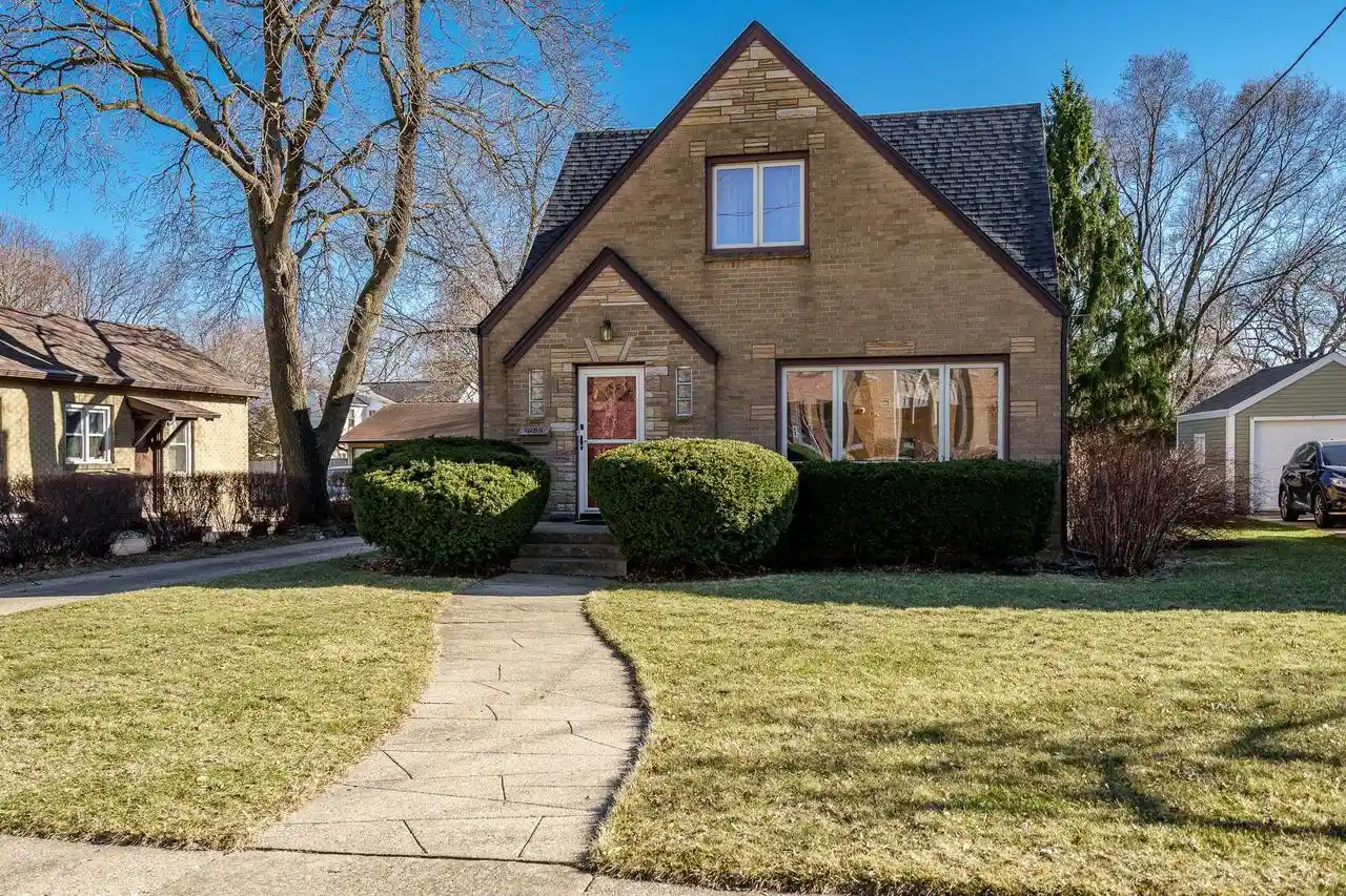 Homes for sale in Beloit, WI | 1656 Oakwood Avenue Avenue, Beloit, WI 53511 | MLS# 2019350