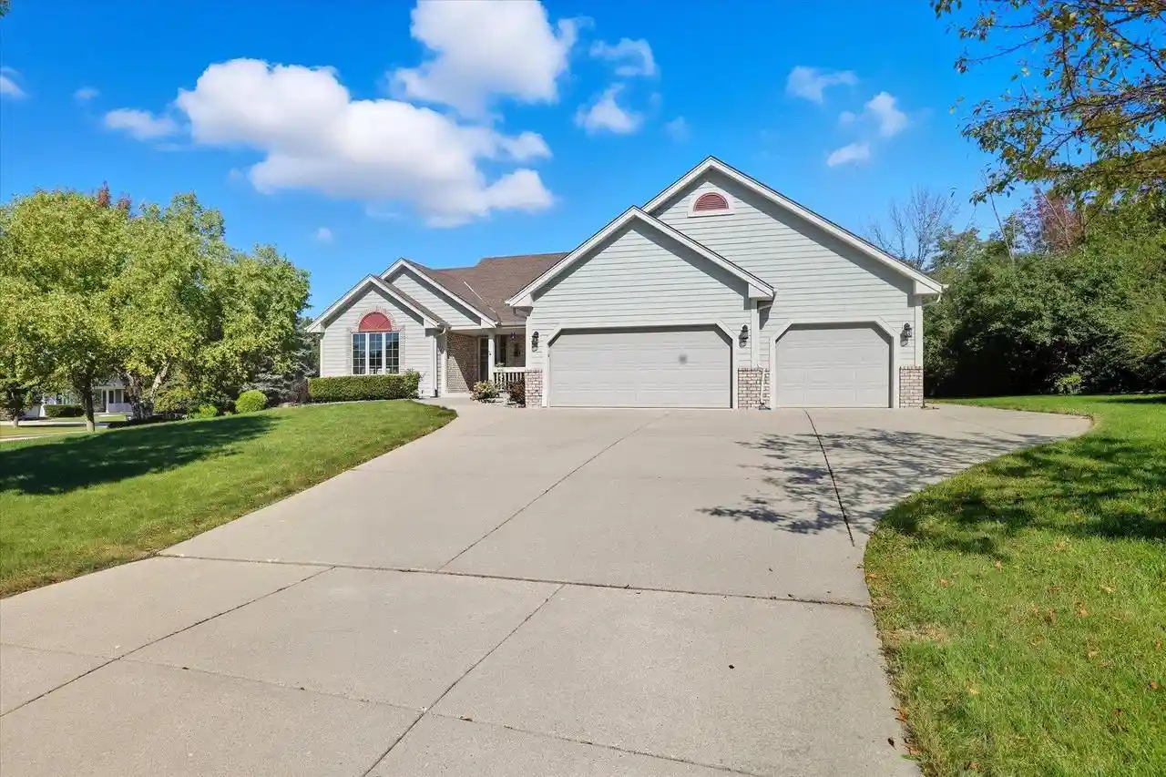 Homes for sale in Franklin, WI | 4540 W Melissa Court Court, Franklin, WI 53132 | MLS# 1955382