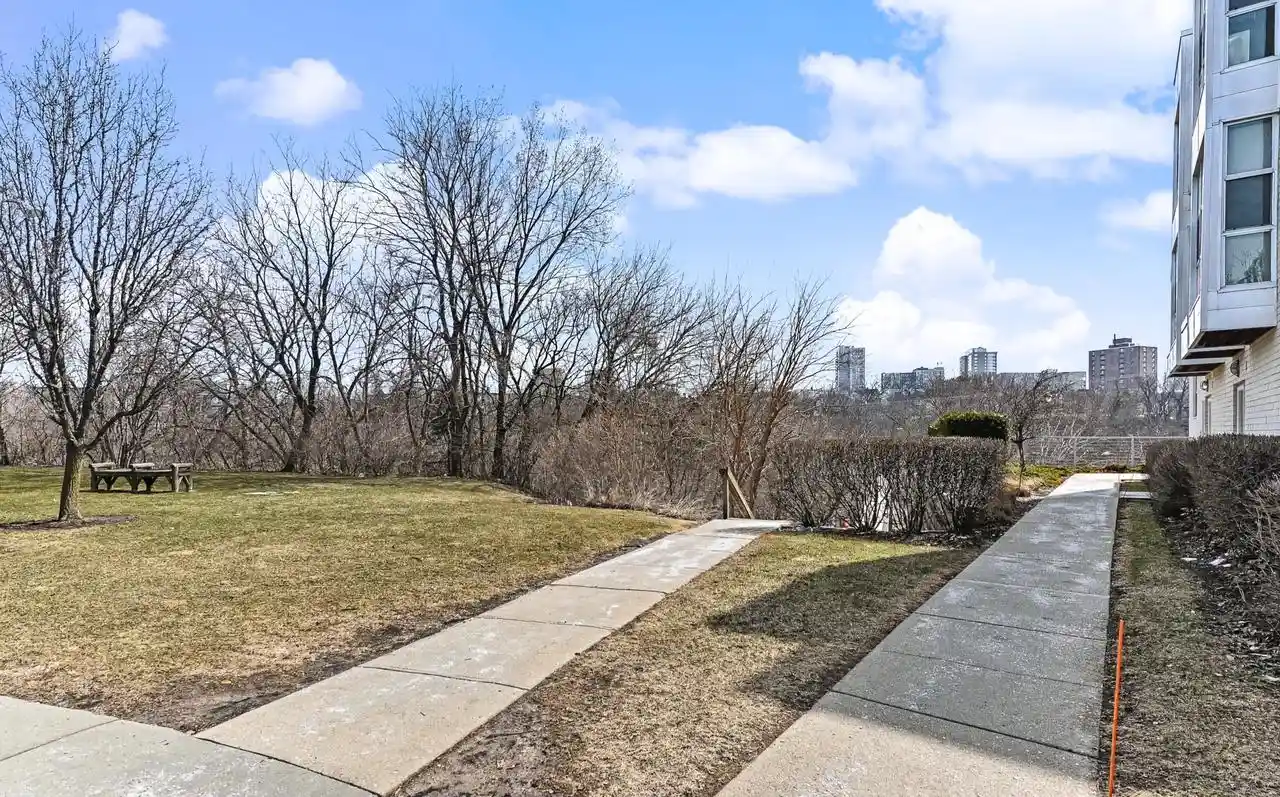 Homes for sale in Milwaukee, WI | 2175 N Riverboat Road Road, Milwaukee, WI 53212 | Houzeo
