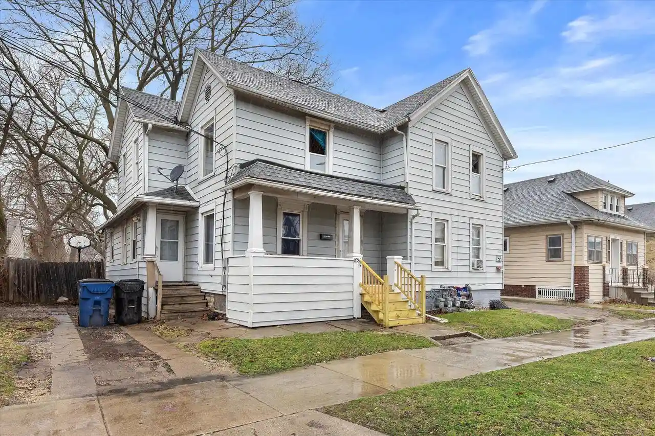 Homes for sale in Racine, WI | 1718 Erie Street Street, Racine, WI 53402 | MLS# 1955502