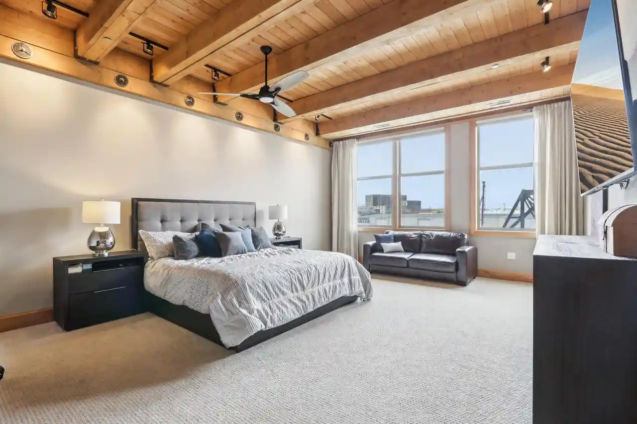 Homes for sale in Milwaukee, WI | 541 E Erie Street Street #201, Milwaukee, WI 53202 | MLS# 1955515
