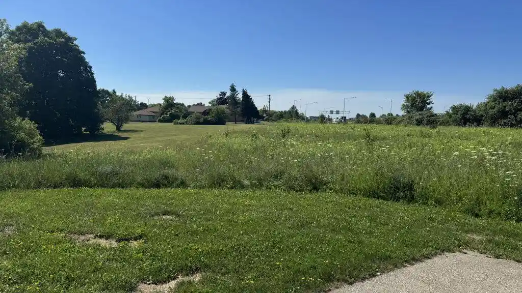 7th image of N168w22228 Main Street Street, Jackson, WI 53037 | MLS# 1955645