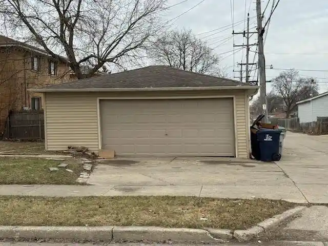 Homes for sale in Milwaukee, WI | 8600 W Hampton Avenue Avenue, Milwaukee, WI 53225 | Houzeo