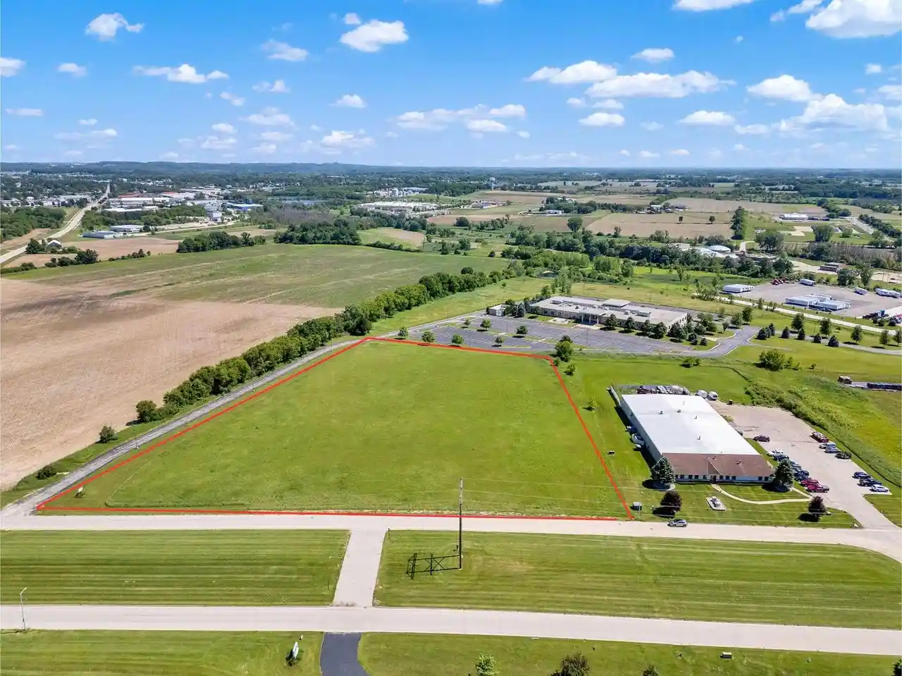 Homes for sale in Hartford, WI | 1650 Independence Lane Lane, Hartford, WI 53027 | MLS# 1955868