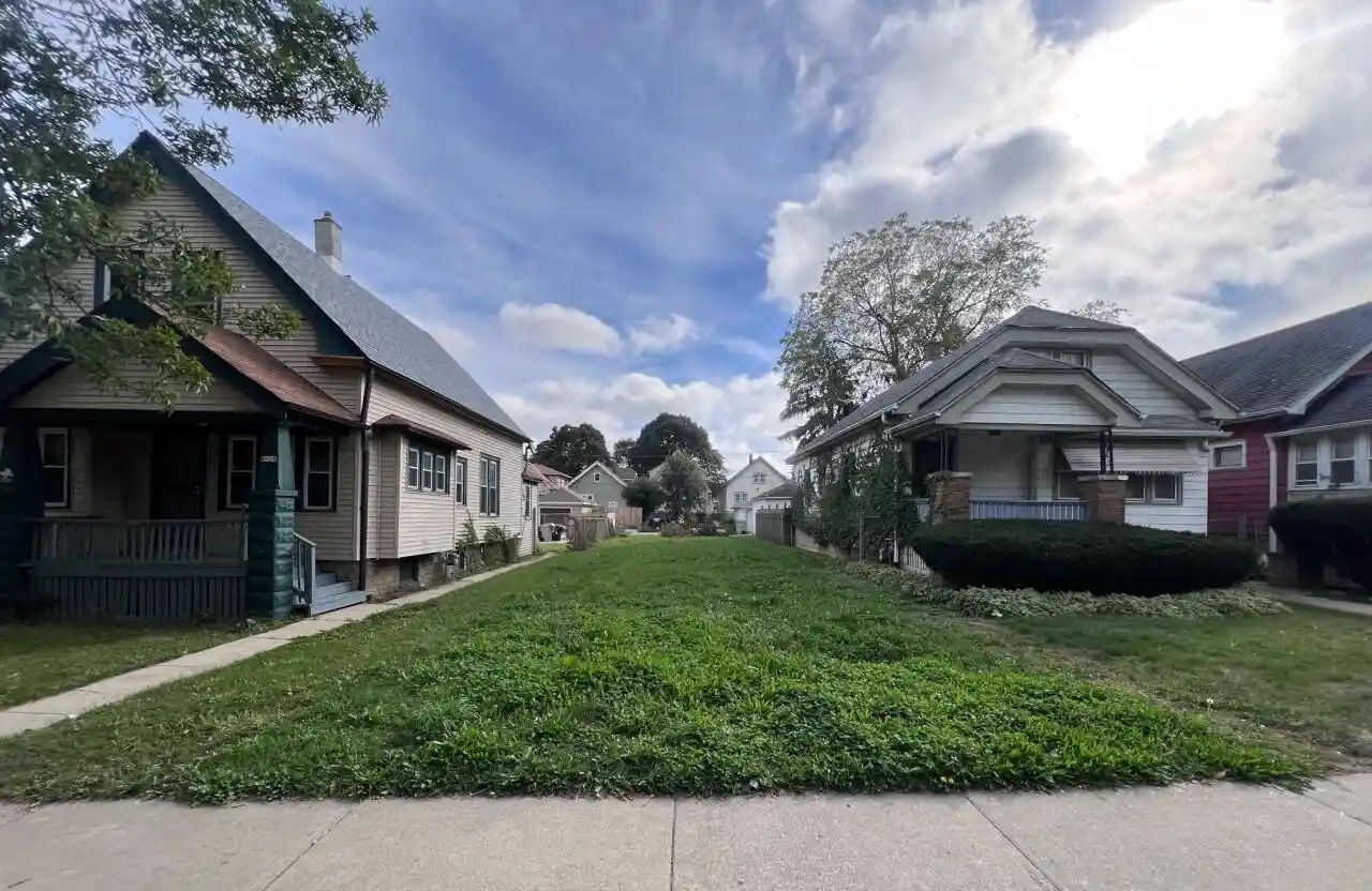 Homes for sale in Milwaukee, WI | 4024 N 19th Street Street, Milwaukee, WI 53209 | MLS# 1955870