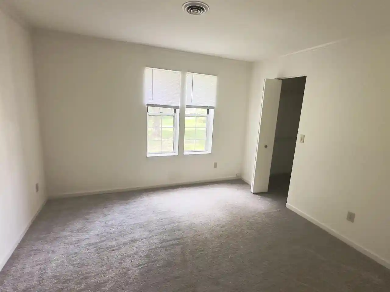 3rd image of 922 Harbor House Dr Dr, Madison, WI 53719