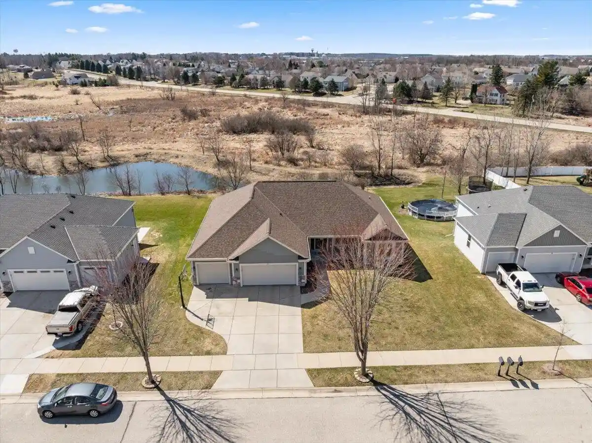 Homes for sale in Hartford, WI | 65 Rushmore Lane Lane, Hartford, WI 53027 | MLS# 1955923