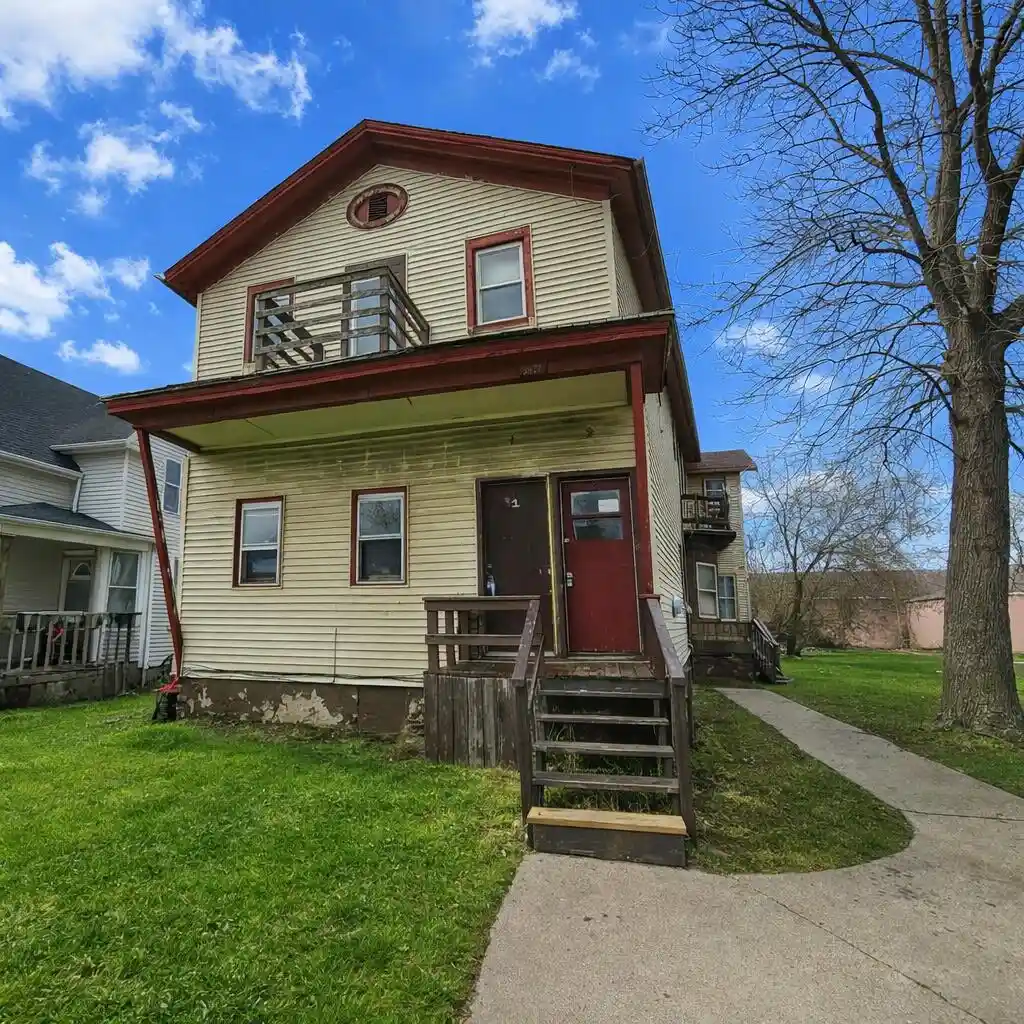 1st image of 927 Marquette Street Street, Racine, WI 53404 | MLS# 1955936
