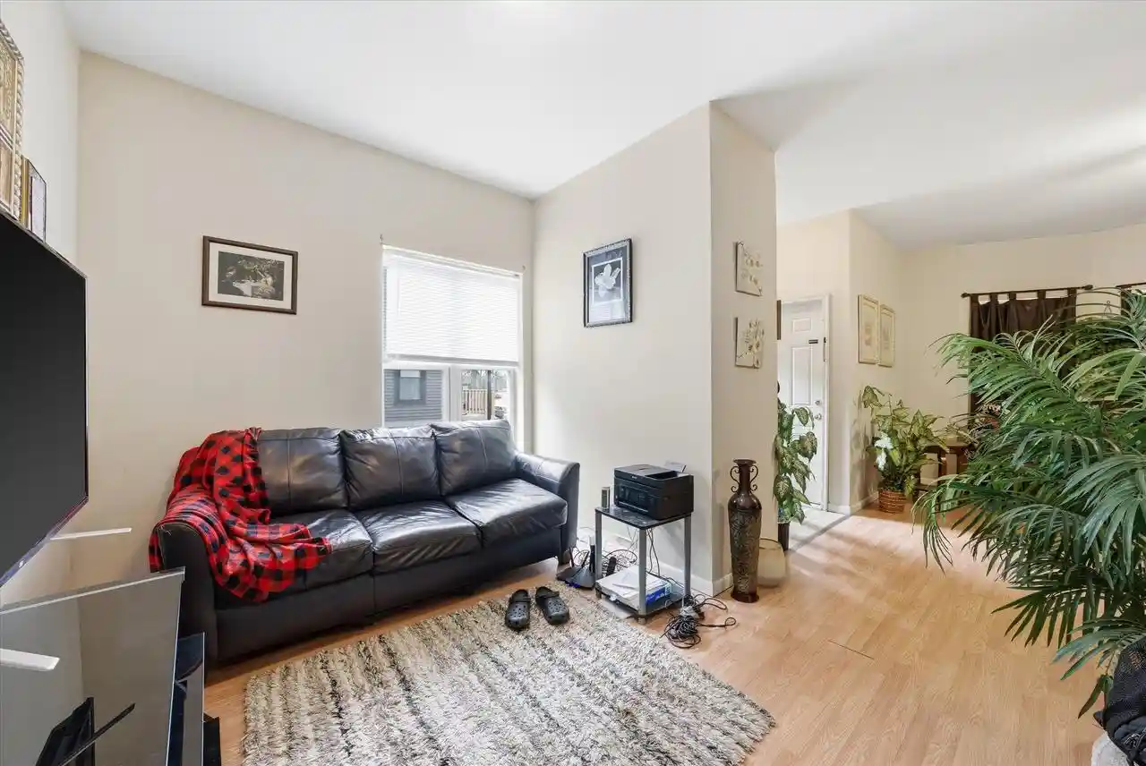 Homes for sale in Milwaukee, WI | 2338 N Dr William Finlayson Street Street, Milwaukee, WI 53212 | Houzeo