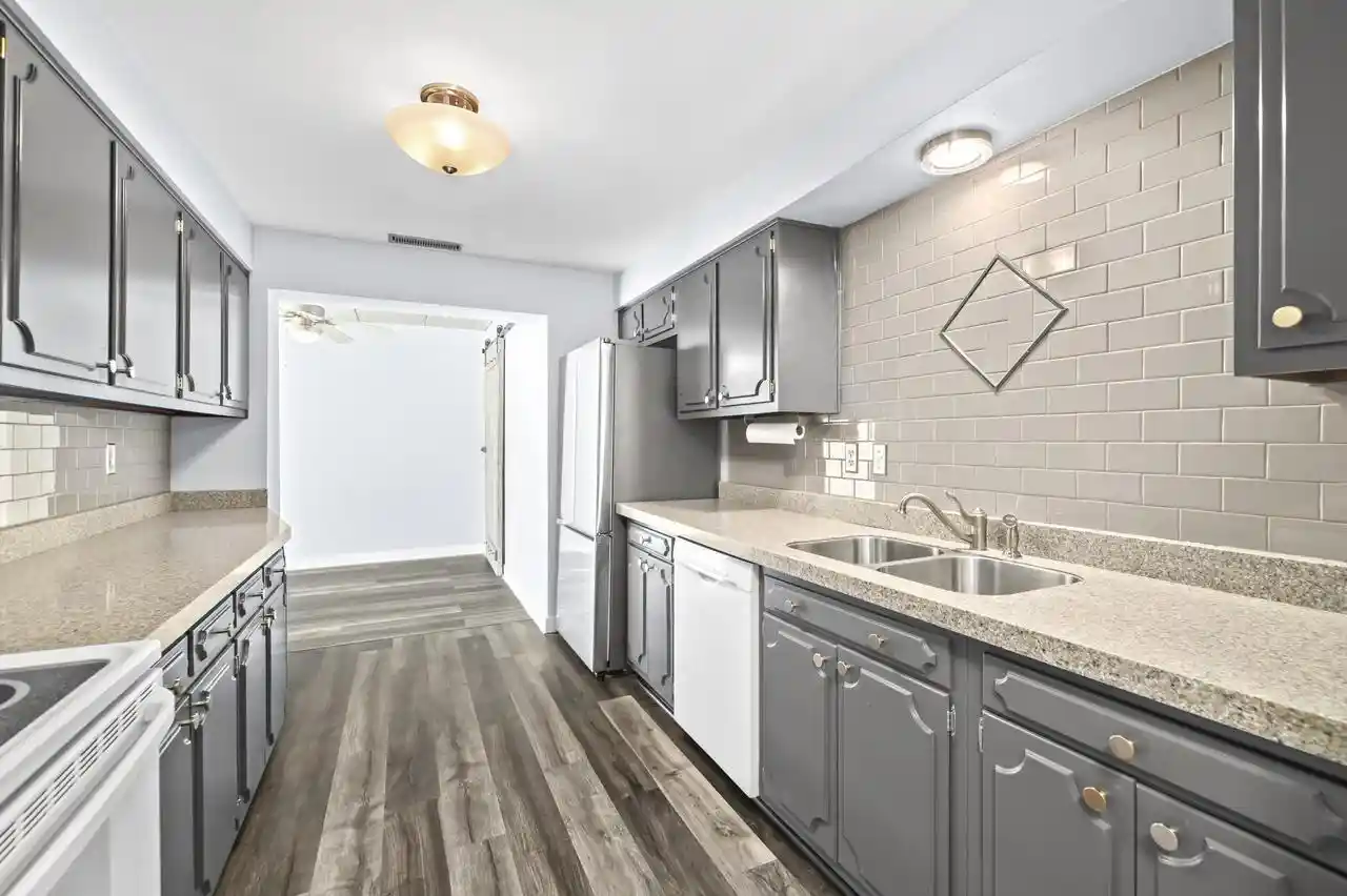 2nd image of 2525 S Shore Dr Dr, Milwaukee, WI 53207