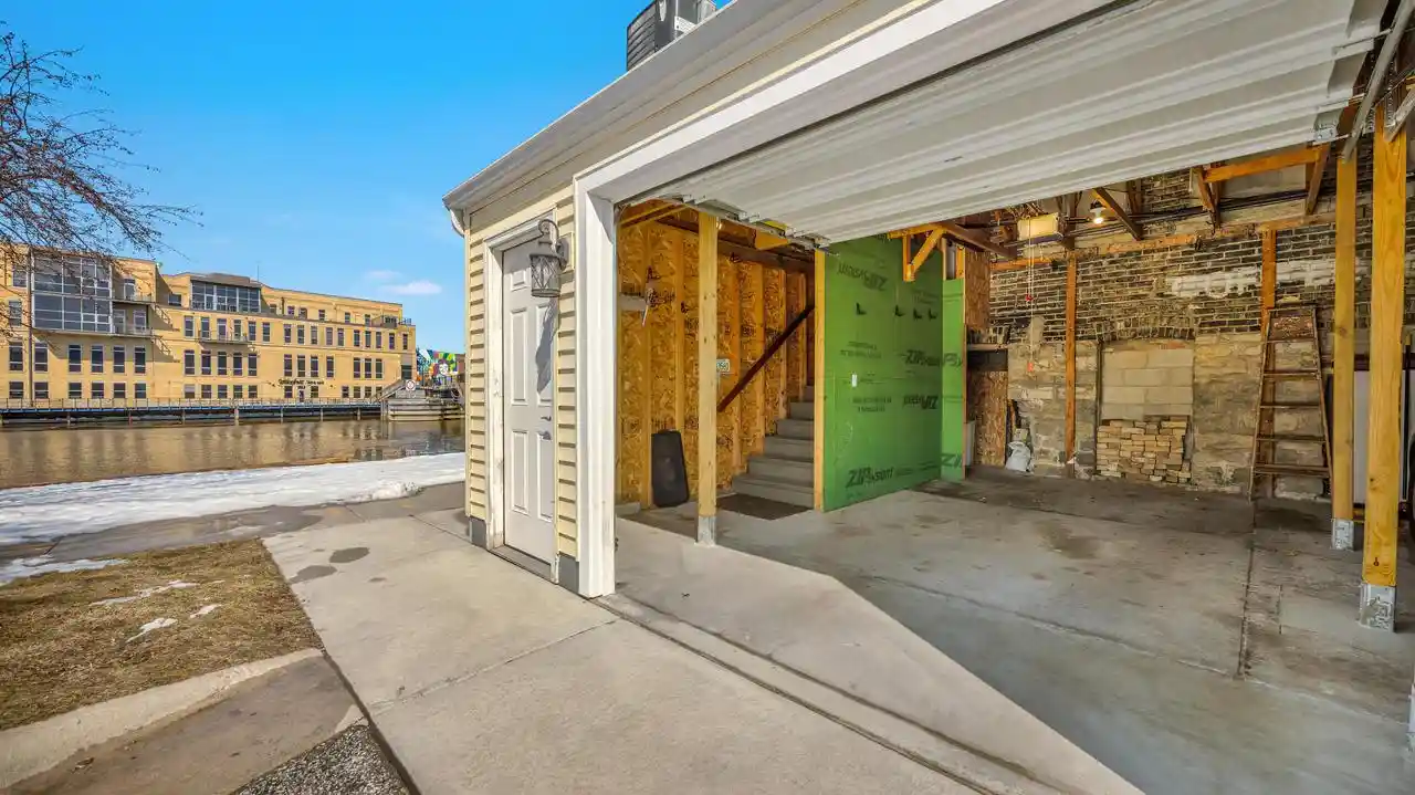 2nd image of 810 S 8th Street Street, Manitowoc, WI 54220 | MLS# 1956155